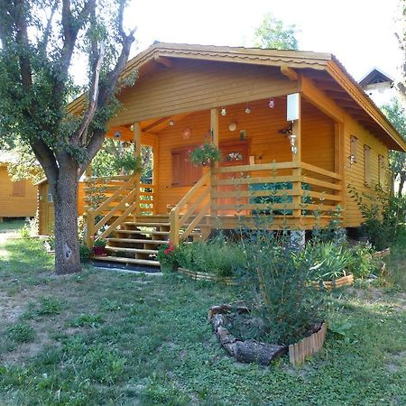 Camping, Hotel De Plein Air Les Cariamas Chateauroux-les-Alpes Εξωτερικό φωτογραφία