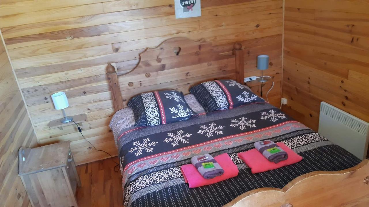 Camping, Hotel De Plein Air Les Cariamas Chateauroux-les-Alpes Εξωτερικό φωτογραφία