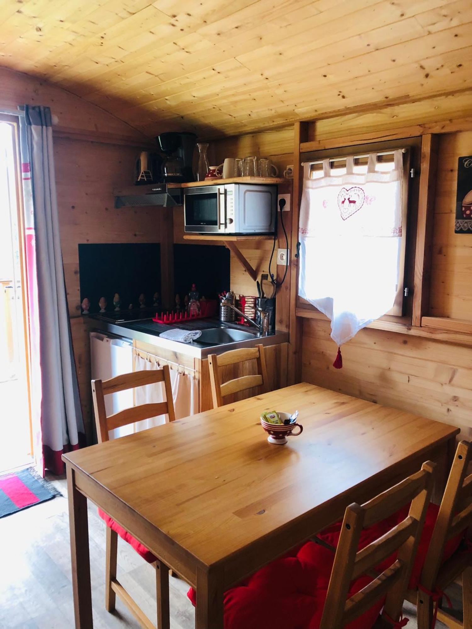 Camping, Hotel De Plein Air Les Cariamas Chateauroux-les-Alpes Εξωτερικό φωτογραφία