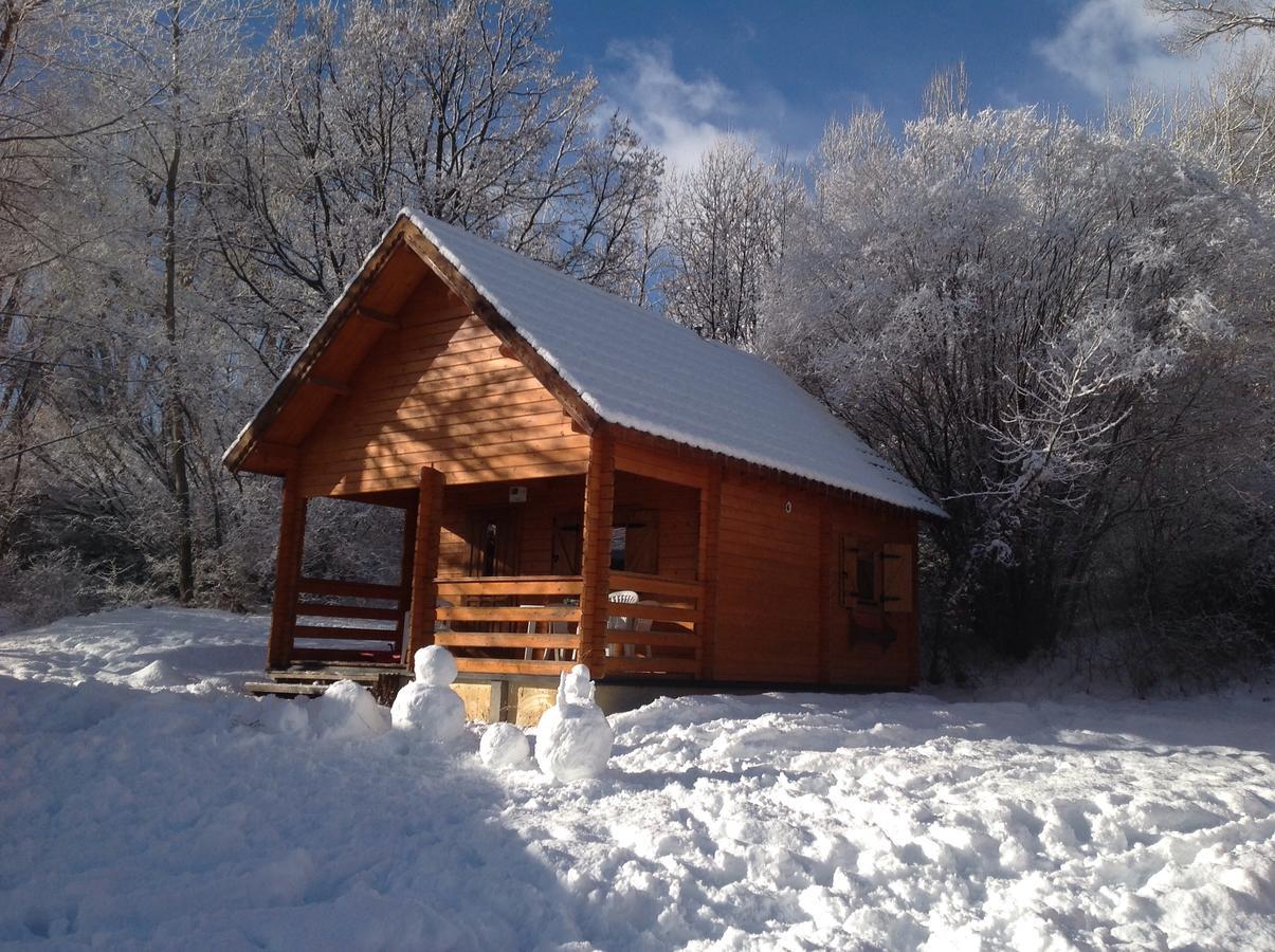 Camping, Hotel De Plein Air Les Cariamas Chateauroux-les-Alpes Εξωτερικό φωτογραφία